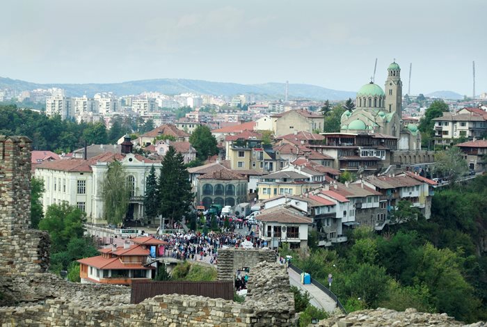 Област Велико Търново се отличава с най-големия ръст в страната по привличане на чужди инвестиции, което я придвижи от последното на 16-о място в регионалната класация.

СНИМКА: “24 ЧАСА”