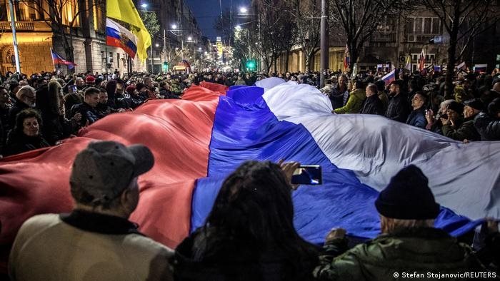 Проруски демонстранти по улиците на Белград Снимка: Ройтерс