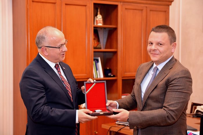 Вицепремиерът и министър на транспорта Христо Алексиев се среща с турската делегация.