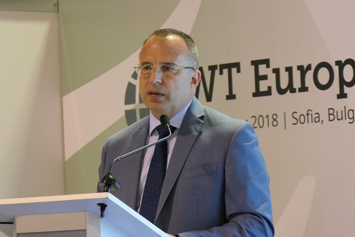 Порожанов участва на конференция на тема „Нова ера за европейския и световен тютюн“ в София. Снимки земеделско министерство.