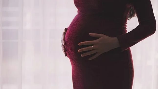 Проучване: Бременните жени не боледуват по-тежко от коронавируса