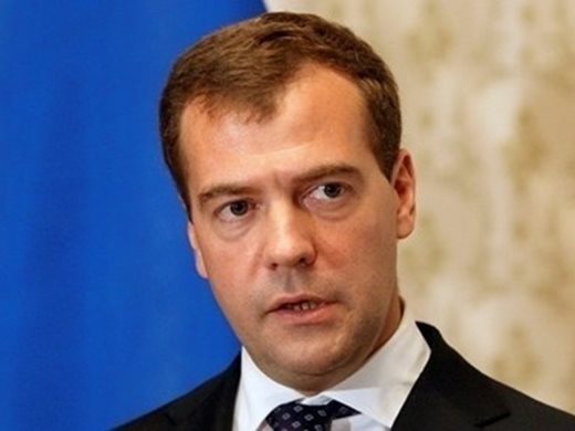 Медведев опитва да скара Европа и САЩ за петролното ембарго срещу Москва