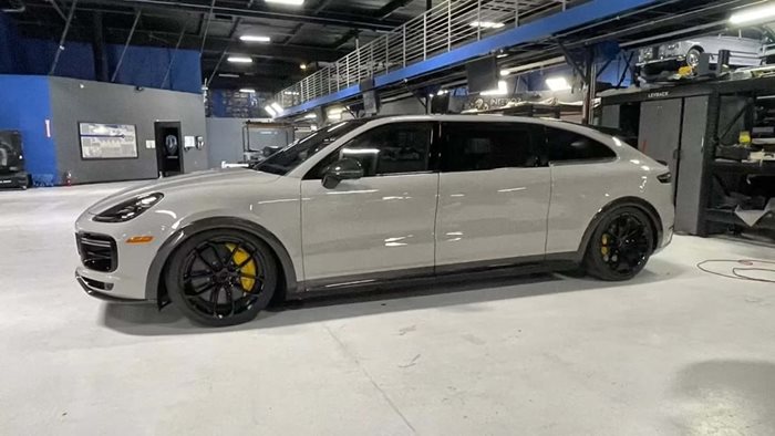 Специалното Porsche Cayenne Turbo GT Minivan. Снимки: Инстаграм/Зукърбърг