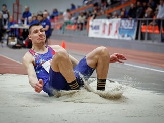 Европейският ни шампион Божидар Саръбоюков ще скача на световното в зала