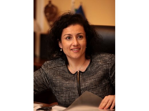 Министър Десислава Танева връчва утре приза "Агробизнесмен на България" за 2016 г.