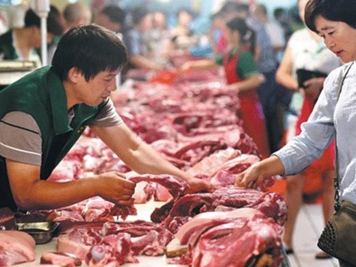 Китай отпуска 40 000 тона свинско месо от резервите