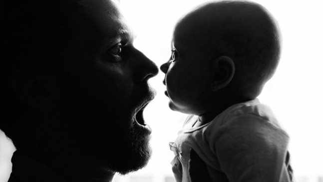 Невероятни снимки, които отразяват силната връзка между баща и бебе