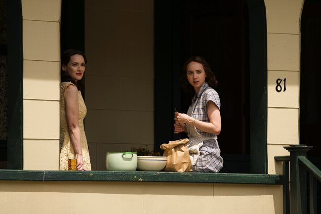 Уинона Райдър (вляво) и Зоуи Казан са сестри в екранизацията по романа на Филип Рот.

СНИМКА: НВО БЪЛГАРИЯ
