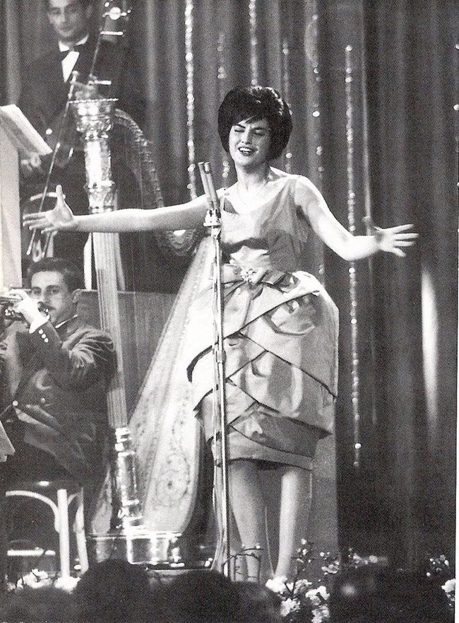 Мина на фестивала в Сан Ремо през 1960 г.