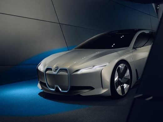 Следващият електрически модел на BMW ще минава 600 км