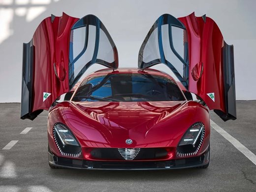 Суперколата Alfa Romeo 33 Stradale - тираж от 33 бройки и вече продадени! (снимки)