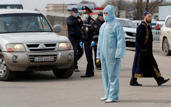 Казахстан тегли от суверенния си фонд над 4 млрд. долара срещу коронавируса СНИМКА: Ройтерс