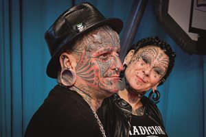 Най-татуираното семейство на Земята пред обектива на една българка