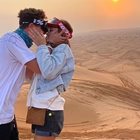 Ландо целува в пустинята