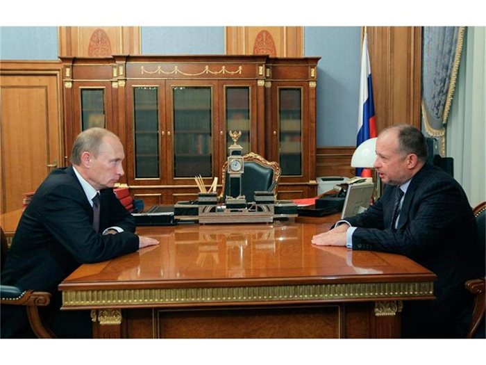 Владимир Лисин (вдясно) разговаря с Путин в Кремъл.
СНИМКА: РОЙТЕРС