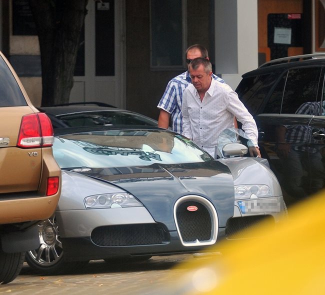 Мощното Bugatti Veyron на Румен Гайтански.
