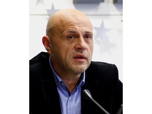 Дончев: Държавата заяви желание за участие в сделката за ЧЕЗ, за да се овладее общественото напрежение