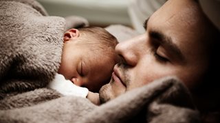 6 важни разлики между това да бъдеш баща и да бъдеш татко