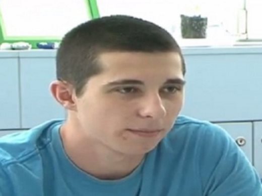 16-годишен засади 150 фиданки в Добрич, ще му носят 8000 лева годишно