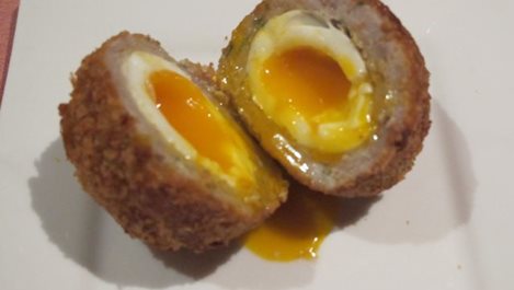 Яйца по шотландски с течен жълтък