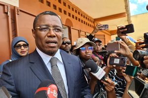 Нашият зет в Мадагаскар се надява на балотаж, сватът обяви бойкот на изборите