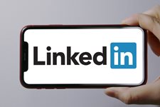 LinkedIn спира китайската си версия, ще прави ново приложение само за обяви за работа