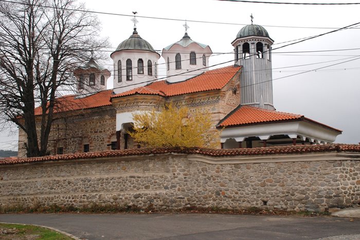 Девическият манастир “Покров Богородичен” е един от стоте български национални туритически обекти.