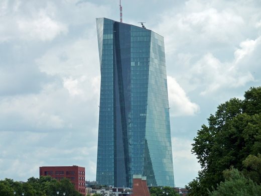 Надзорният съвет на ЕЦБ не вижда опасност от заразяване на банките в еврозоната