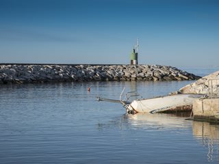 Туристическа лодка потъна при буря в Италия, има загинали