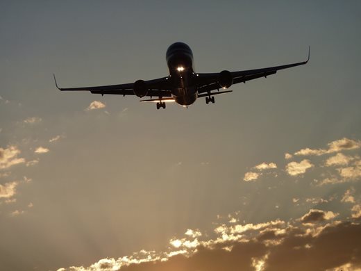 Самолетите на "Боинг" са уязвими от някои мобилни телефони
