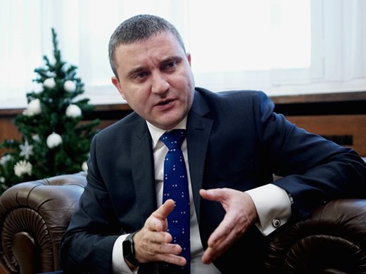 Горанов очаква 1,7 млрд. лeва излишък за март