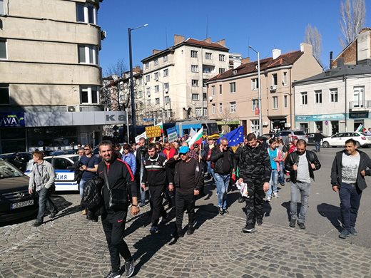 Протестът на фермерите в София приключи, в петък нов, можело да няма избори (Видео)