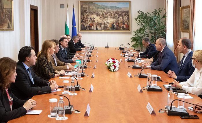 Президентът Румен Радев се срещна с ръководството на Националния борд по туризъм. Снимка прессекретариат на държавния глава