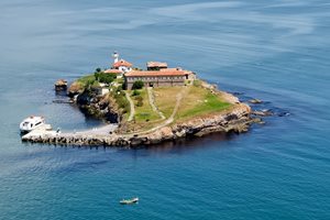 Остров Света Анастасия се превърна в новата туристическа дестинация.
