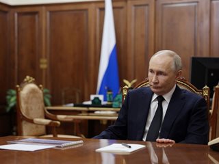 Путин подкрепи суверенитета на Сирия в първия си разговор с временния президент