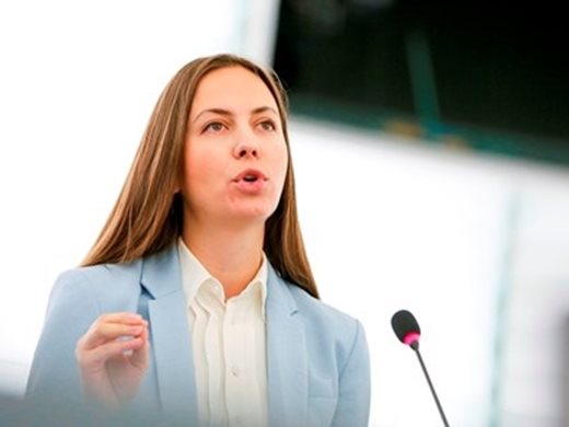 Ева Майдел: В България ще пестим 60-70 млн. евро на година от по-ниските такси за банкови преводи в евро