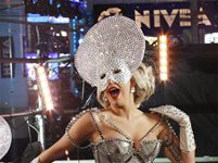 Lady GaGa показа постера на турнето си