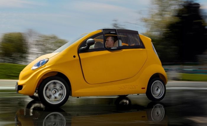 Тялото на Softcar e изработено от пластмаса, а устойчивото на корозия шаси е проектирано да издържи до 30 години.Снимки: Softcar