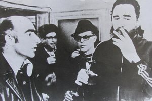 Докато бил в кабинета на Крум Георгиев, Фидел Кастро непрекъснато пушел тънки кубински пури.