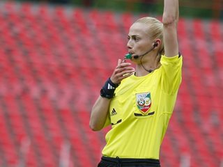 За първи път в историята жена ще ръководи мач от Първа лига