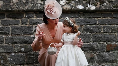 Принцеса Шарлот блести на сватбата на леля си Пипа Мидълтън (Галерия)