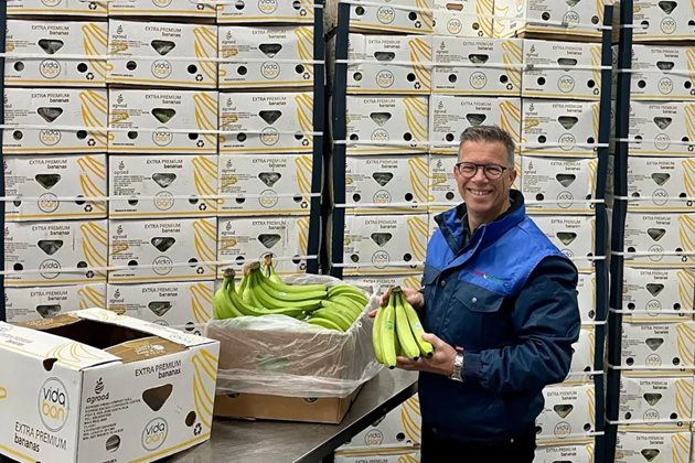 Нидерландската компания Anaco & Greeve International (AGI) получава своите банани от Коста Рика, Колумбия, Еквадор, Гватемала и Доминиканската република, като от последната получава само органични банани. На снимката - Робърт Грийв.