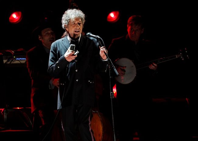 Боб Дилън през 2012 г.