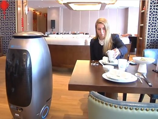 В хотел на "Алибаба" роботи обслужват 
клиенти (Видео)