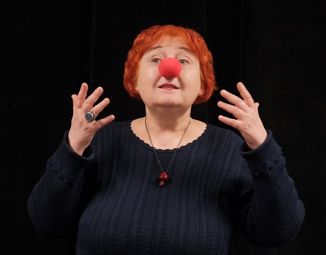 Нина Димитрова  е основателка на театър "Кредо"