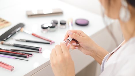 За какво да внимаваме при избора на козметика