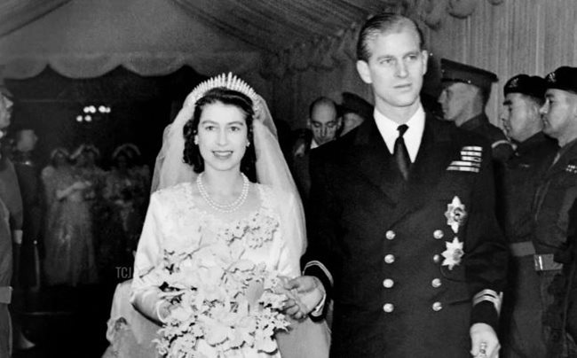 Сватбата на кралица Елизабет II и принц Филип.
Сега двамата ще са отново заедно в небесния Бъкингам КАДЪР: Туитър/The Court Jeweller