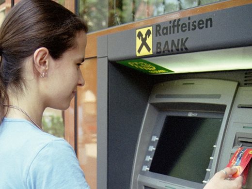 Онлайн банкиране и две сметки спасяват от критични ситуации с банкови карти