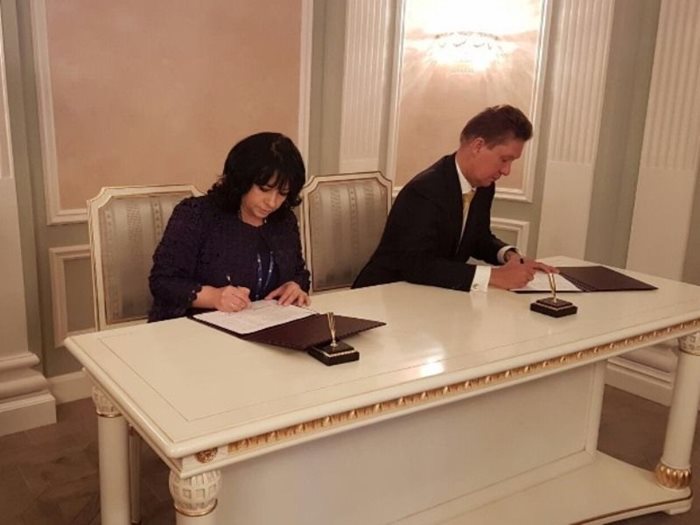 На предишната среща, която беше на 3 юни, министърът на енергетиката Теменужка Петкова и председателят на УС на “Газпром” Алексей Милер подписаха пътна карта, съгласно която двете страни ще проучат въпроса за развитие на газопреносната инфраструктура на територията на България при отчитане на правилата на ЕС.