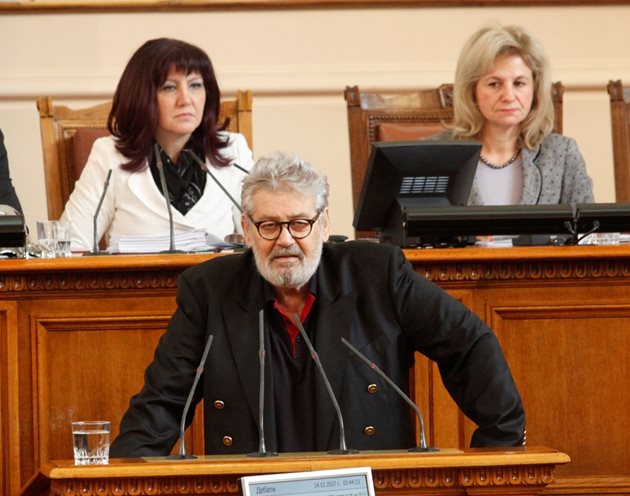 Стефан Данаилов разчувства депутатите, разказвайки им как е преборил рака.